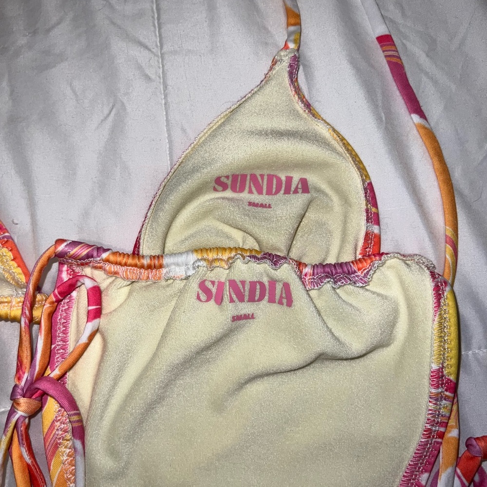 Sundia String Bikini - Picture 4 of 6